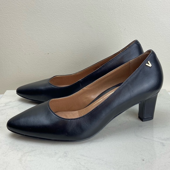 Vionic Mia Low Comfort Heel Leather Pointed Toe - Picture 1 of 7